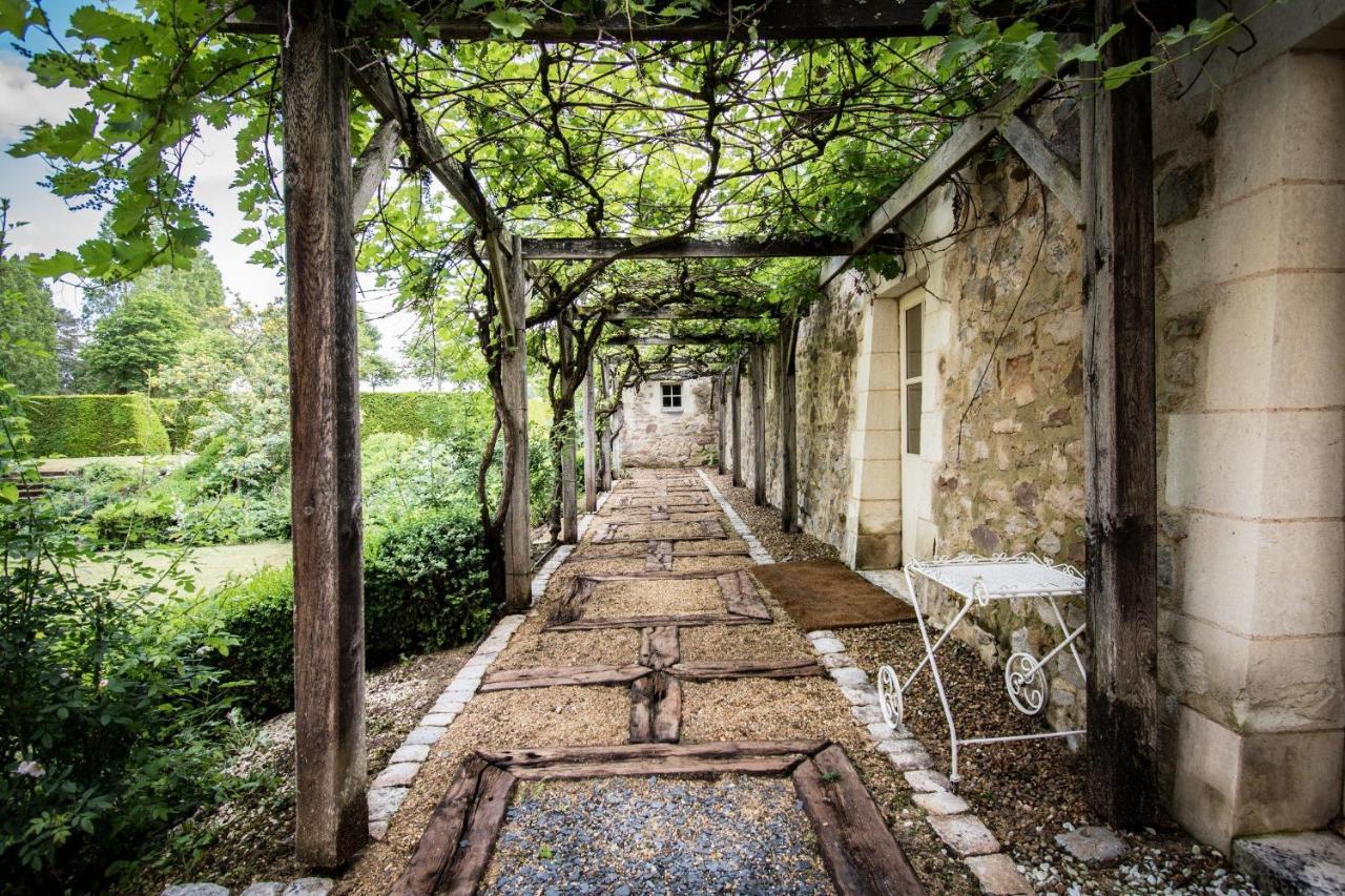 Chateau De Noirieux Briollay Exterior photo