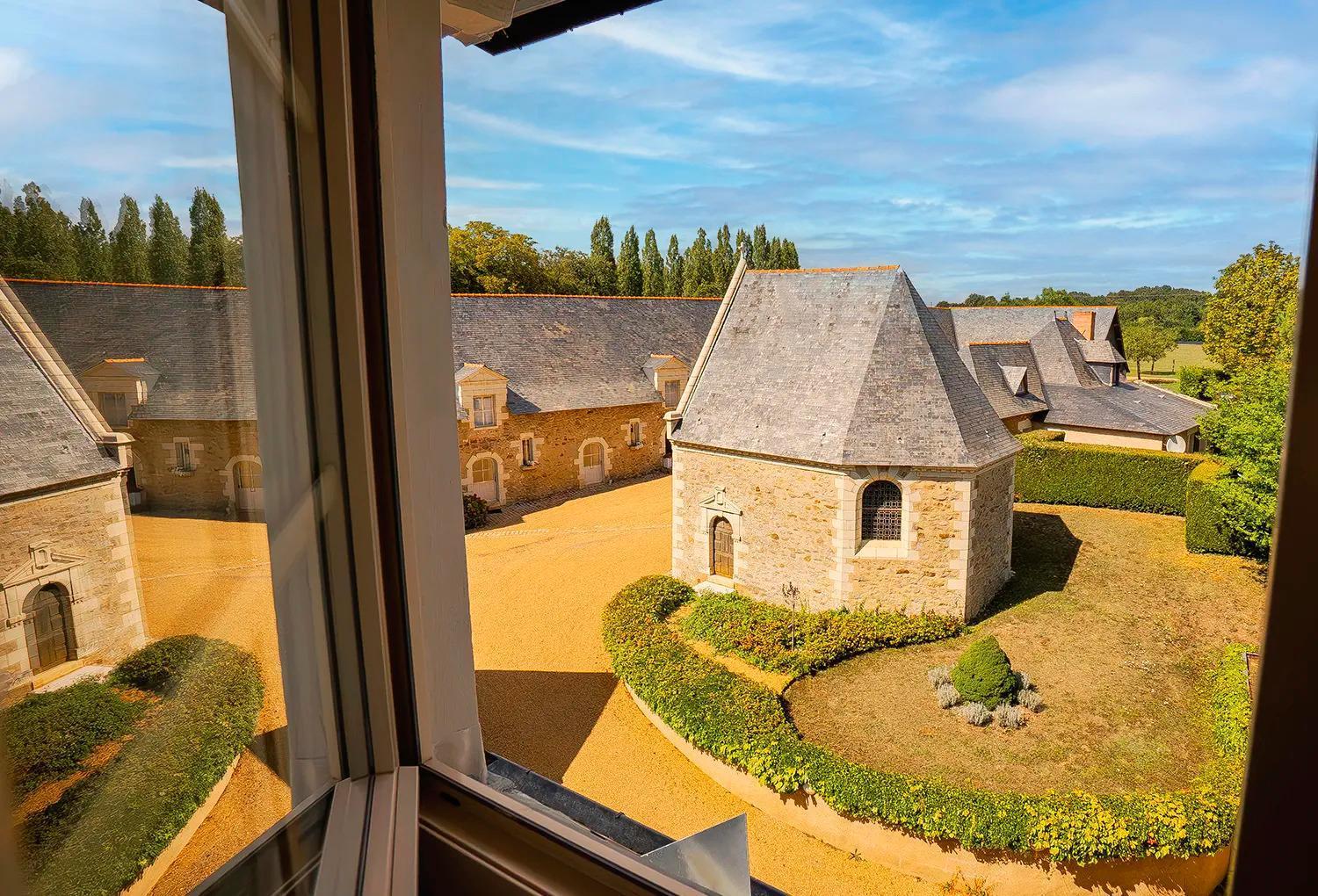 Chateau De Noirieux Briollay Exterior photo